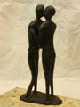 Fotodocument van als relatiegeschenk ontworpen bronzen beelden